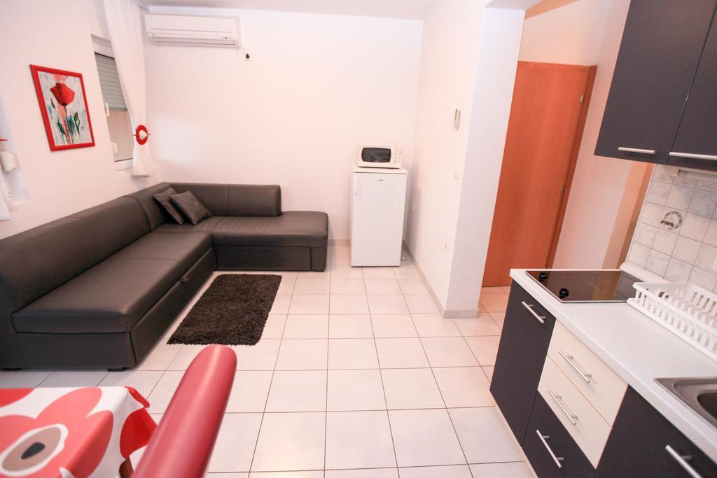 Apartments Miroslav Povljana Buitenkant foto