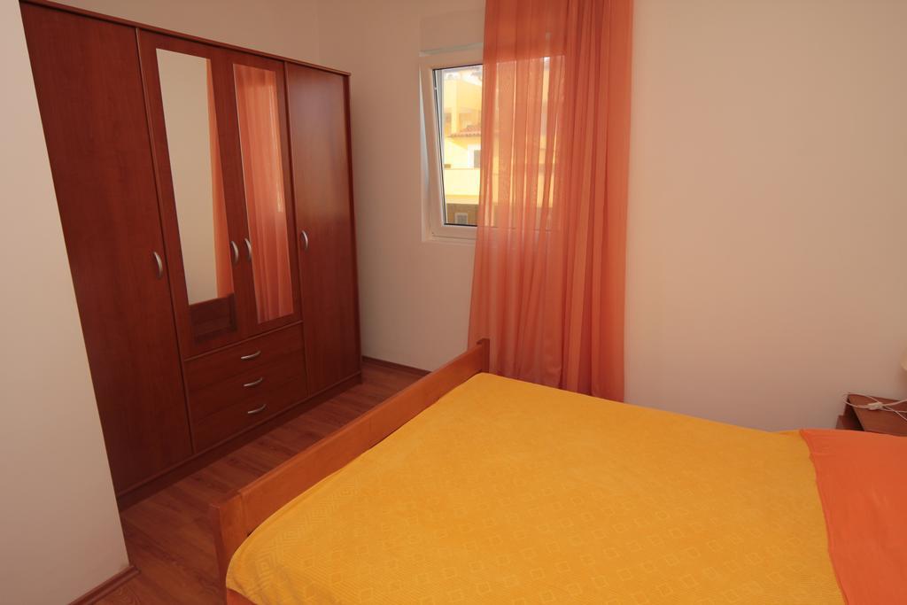 Apartments Miroslav Povljana Buitenkant foto